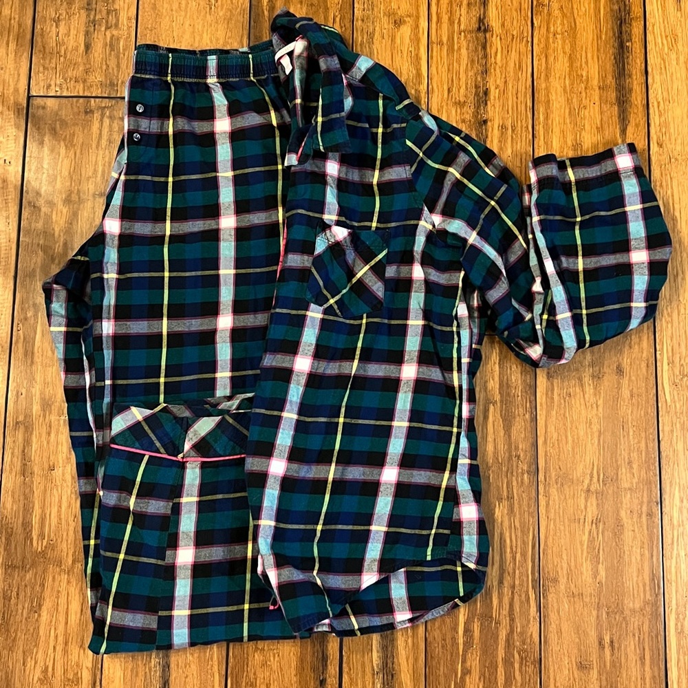 Women’s blue and green plaid Victoria’s Secret pajamas size L.